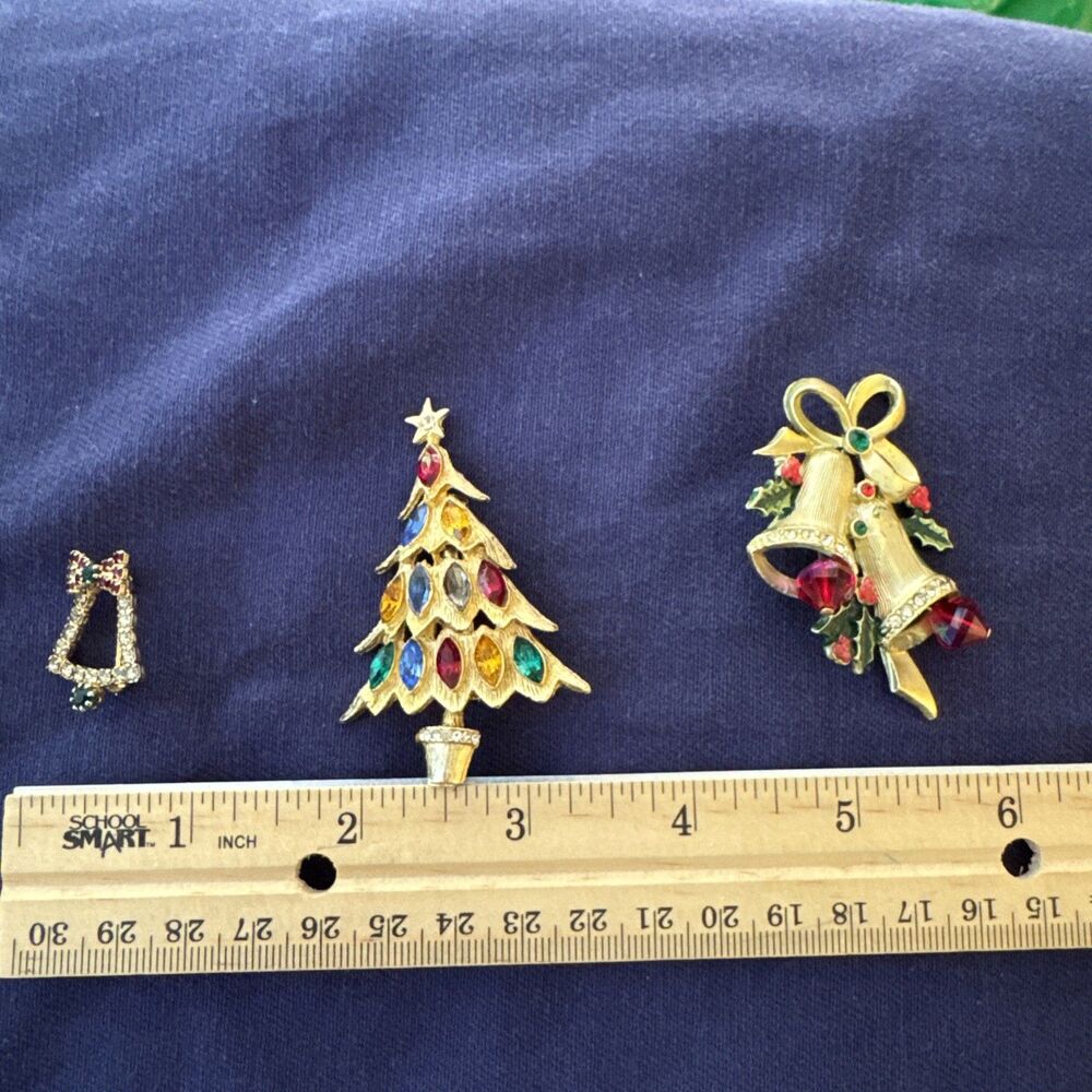 Set 6 Vintage Christmas brooch Gold / Silver Tones Faux Gems Costume Wreath Tree - Picture 13 of 13
